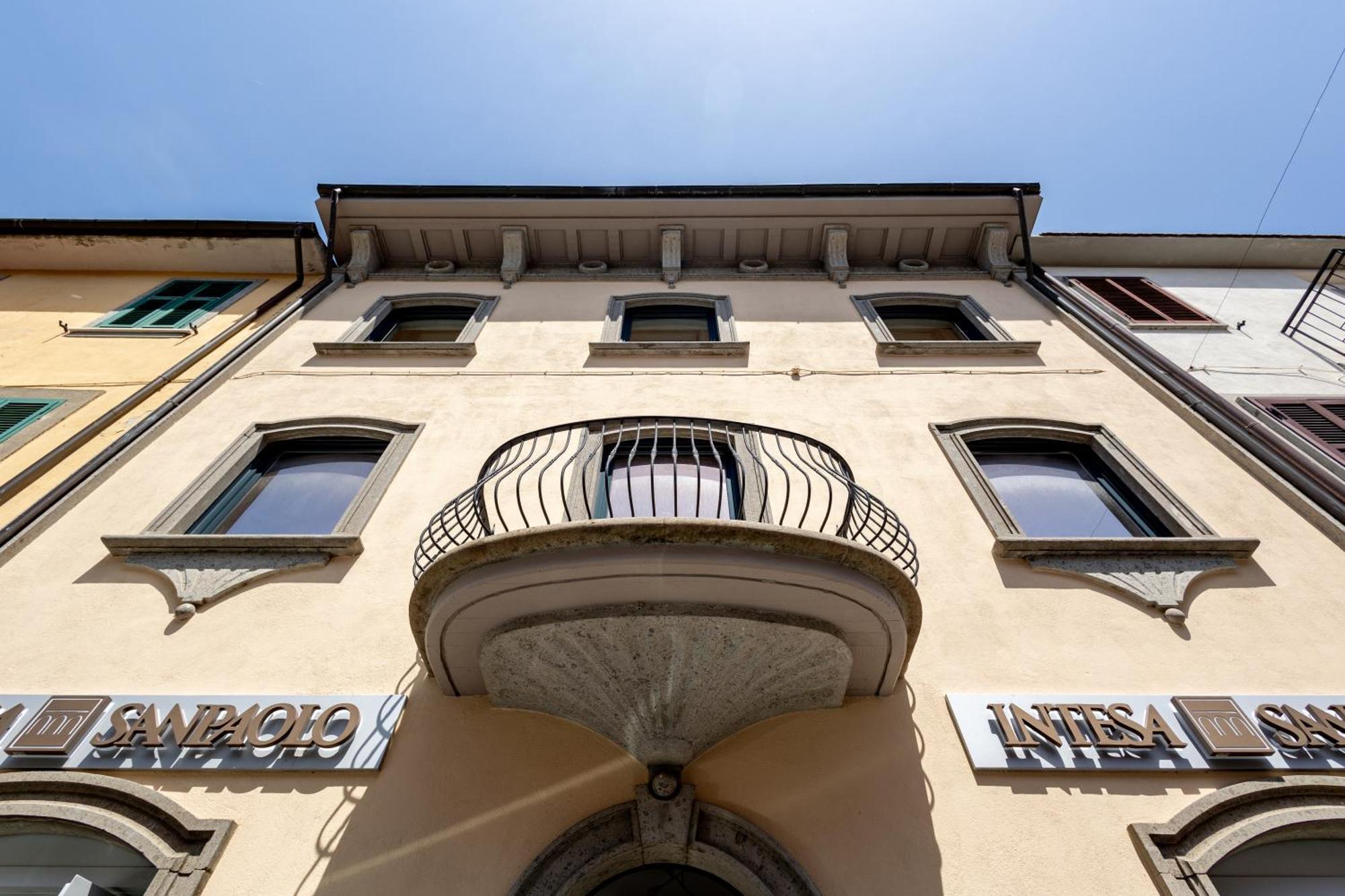 Casa Vacanze Maddalena - Palazzetto Sul Lago - Diamante Rosa Marta Eksteriør billede