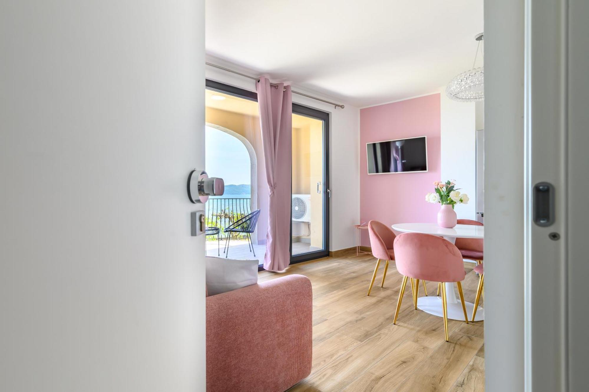 Casa Vacanze Maddalena - Palazzetto Sul Lago - Diamante Rosa Marta Eksteriør billede