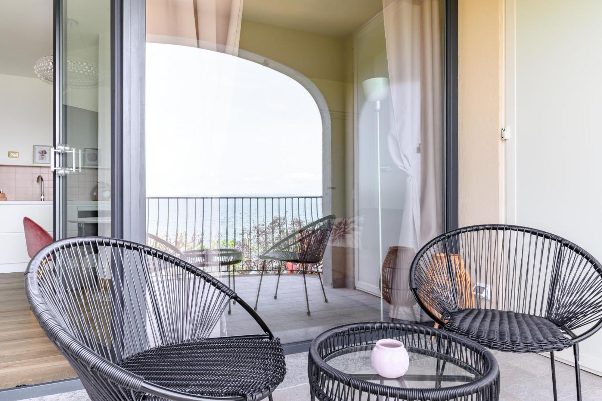 Casa Vacanze Maddalena - Palazzetto Sul Lago - Diamante Rosa Marta Eksteriør billede