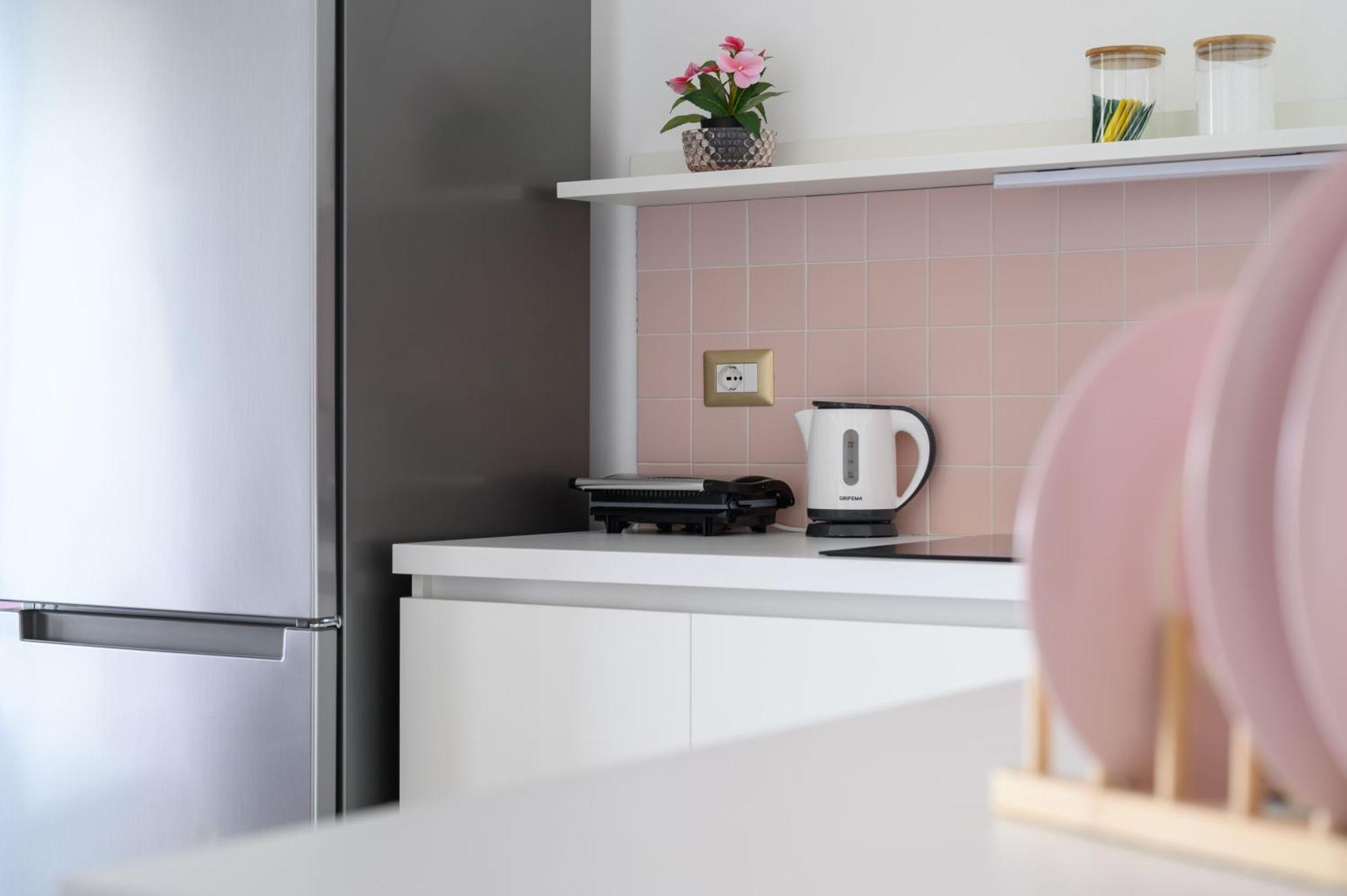 Casa Vacanze Maddalena - Palazzetto Sul Lago - Diamante Rosa Marta Eksteriør billede
